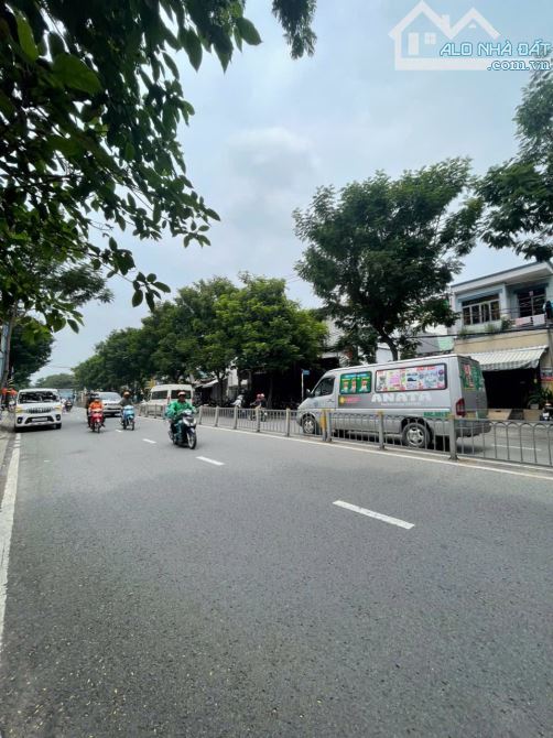 Bán Nhà Góc 2 Mặt Tiền Đường Kên Tân Hoá gần Trịnh Đình Thảo. Q. Tân Phú ( 14x18m = 245m) - 1