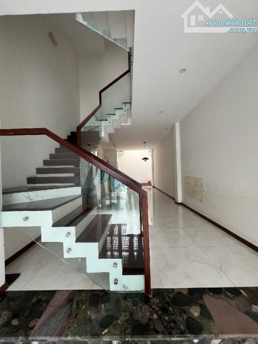 Mặt tiền đường số Q7, 80m2, 4 tầng, 8 CHDV, dòng tiền 40tr/tháng - 1