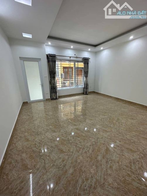 Bán nhà Ngõ 192 Lê Trọng Tấn - Hoàng Mai - Phân lô - Oto tránh - Thông số đẹp - 20.7 tỷ. - 1