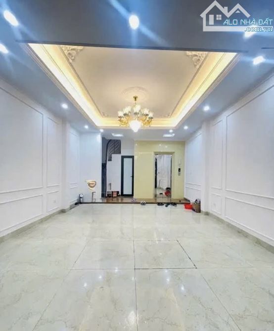 SIÊU PHẨM BẮC TỪ LIÊM – 40M² × 7 TẦNG – THANG MÁY – GARA – CÁCH PHỐ 10M - 1
