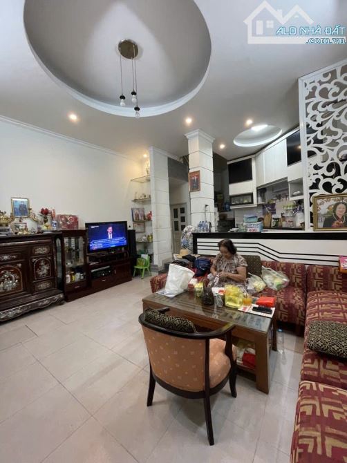 Bán Nhà HUỲNH THÚC KHÁNG ô tô đỗ cửa dt 54m giá 9.8 tỷ - 1