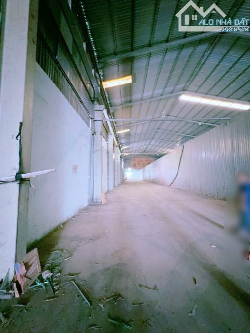 Cho thuê xưởng 800m2 mặt tiền  QL 1A gần ngã tư amata. DT : 9 * 90m  👉 Xưởng có văn phòng - 1