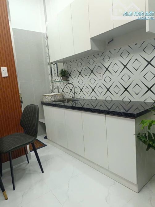 NHÀ NHỎ ĐẸP- NHỈNH HƠN 2,5 TỶ - NỘI THẤT MỚI 100%- NGAY TRUNG TÂM QUẬN GÒ VẤP - 1