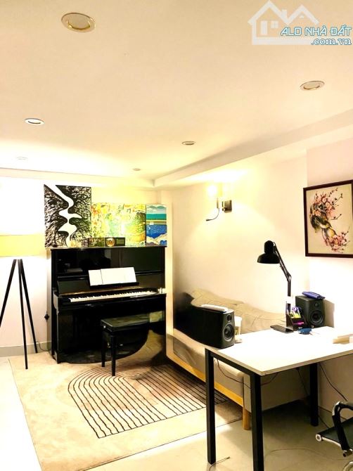 Bán nhà Nam Kỳ Khởi Nghĩa Q.3, mặt tiền rộng mênh mông, sổ đẹp, nhỉnh 4 tỷ - 1