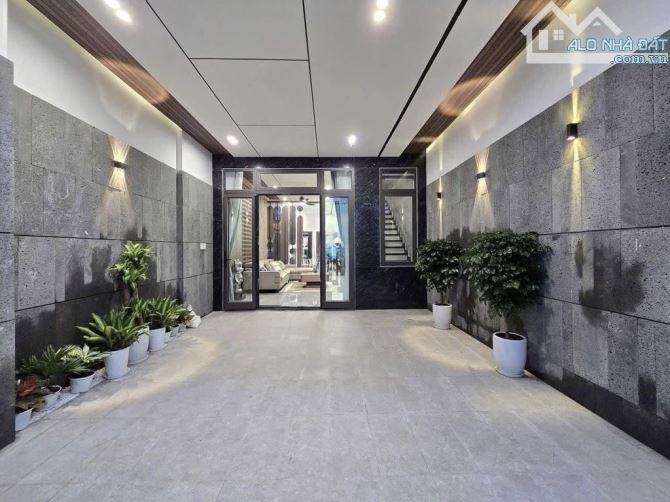 Cơ hội có ngay nhà đẹp ngay Tạ Hiện, Quận 2. Giá 6tỷ190/ Ngang 5-CN 100m2. Sổ trao tay CC - 1