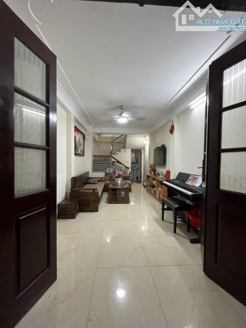 Gần Hồ Đền Lừ, tt Hoàng Mai 5tầng 3pn đẹp ở luôn hơn 7 tỷ - 1