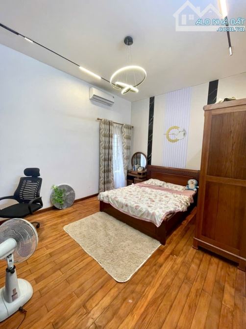 Siêu phẩm Minh Khai Diện tích rộng full nội thất sịn 57m2 giá 10 tỷ. - 1