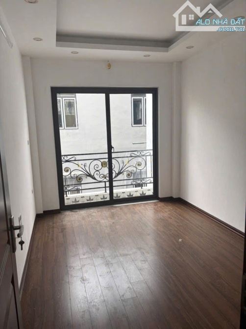 Bán gấp nhà Ngũ Hiệp - Đông Mỹ  nhà mới koong ,ô tô đỗ cổng ,diện tích rộng giá 5.6 tỷ - 1