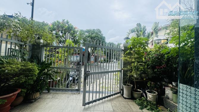 Lô J Đường Số 2 quan 7 126m2 4 tầng giá chỉ 21 tỷ - 1