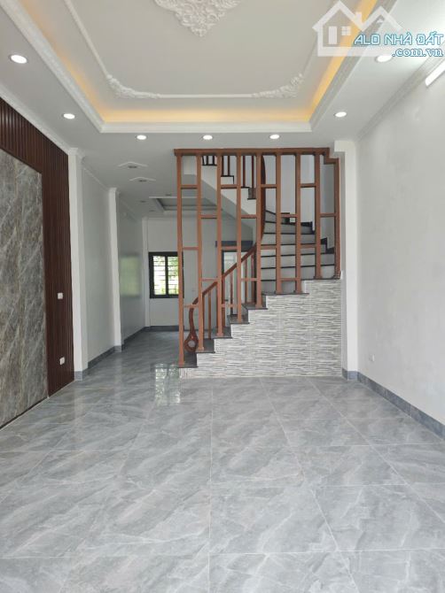BÁN NHÀ ĐẸP NGAY NGÃ BA ĐÔNG MỸ Ô TÔ ĐỖ CỬA - 1