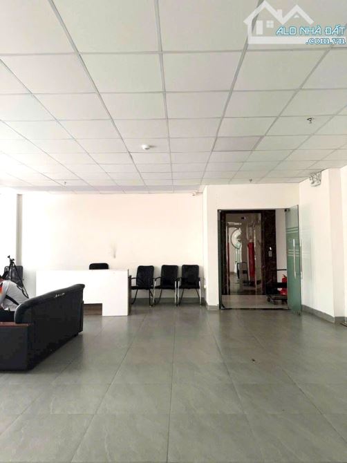 SIÊU PHẨM Ô ĐỒNG LẦM, 133m² x 5 Tầng, Mặt Tiền 17m, Giá chỉ 41.x Tỷ, Đống Đa - 1