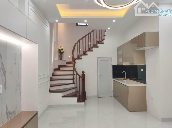 BÁN NHÀ LIÊN MẠC - 32M2 - 5 TẦNG - VIEW HỒ - GIÁ 5,3 TỶ. NGÕ THÔNG, Ô TÔ ĐỖ CỔNG - 1