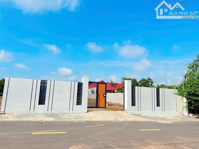 BÁN ĐẤT XÃ ĐẤT ĐỎ - TP HỒ CHÍ MINH; KHU TOÀN NHÀ VƯỜN BIỆT THỰ 🌈🌈🌈DT 987M2 ~ 1000M2 - S - 1