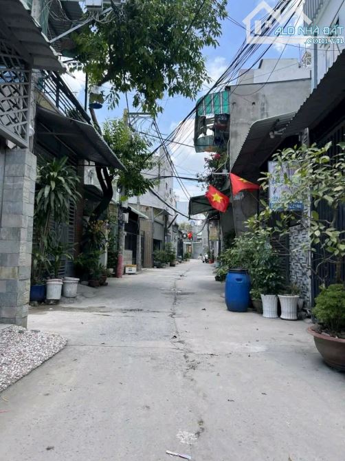 Nhà 60m² 4x15m Hiệp Thành 13 Quận 12 sổ đẹp giá rẻ 4.25 tỷ - 1