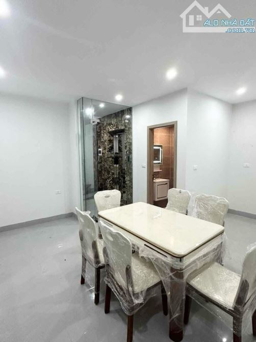 ( 9.5 TỶ )   🍀 6T THANG MÁY NHÀ XÂY MỚI ĐẸP Ở NGAY BÁN GẤP Ở NGUYỄN VĂN HUYÊN ( 38m2  ) - 1