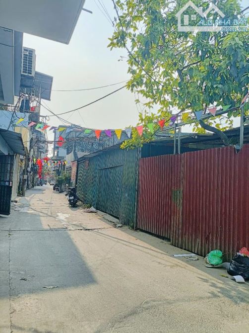 Bán nhà phố Bùi Xương Trạch, 45m2, c4, ba gác tránh giá 2.2tỷ - 1