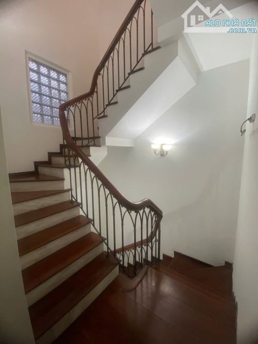 CÁCH 1 NHÀ RA PHỐ NGUYỄN THÁI HỌC BA ĐÌNH-MẶT NGÕ Ô TÔ-113M 4T-TIỆN ÍCH NGẬP TRÀN - 1