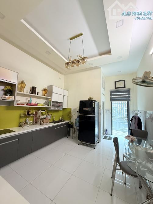 CẦn Bán Nhà mặt tiền Song Hành - vừa ở vừa kd - Quận 12.  📌 (4*18). Nhỉnh 9❌tỷ. 🏘 nhà 3T - 1