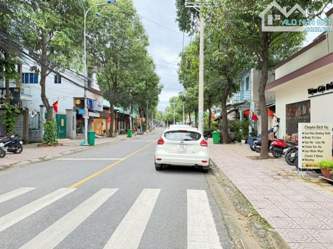 Bán đất mặt tiền Nguyễn Thành Đồng - 1