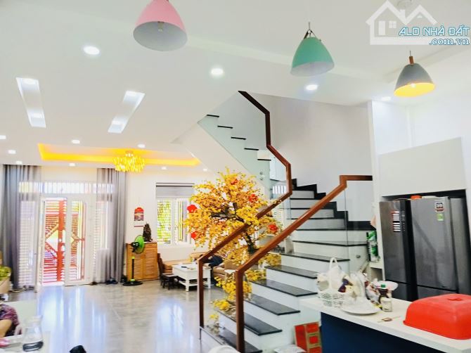 Cho thuê nhà phố 3 pn rộng rãi thích hợp ở kết hợp làm cty giá cho thuê 16 triệu - 1