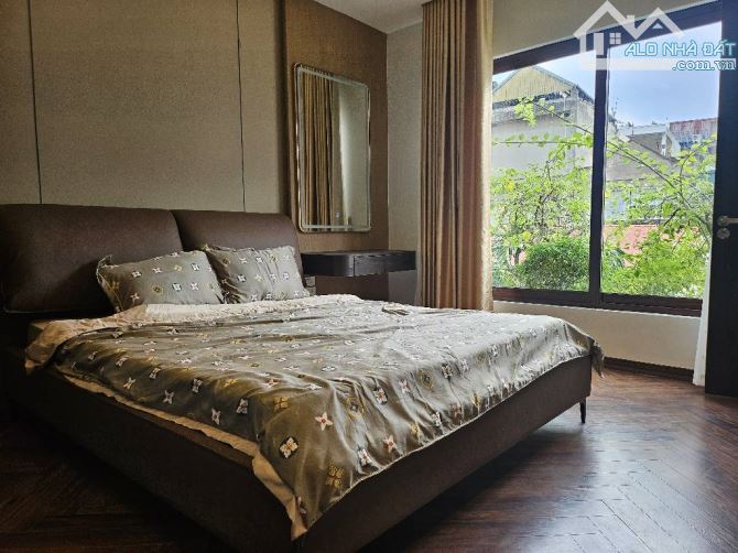 Nhà mới Lô góc Trần Duy Hưng 53,6m² x 5T, thang máy, ngõ thông rộng, giá hấp dẫn 13,3 tỷ - 1