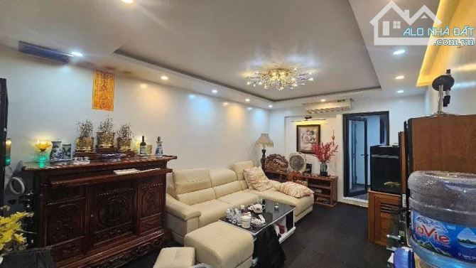 BÁN NHÀ TẬP THỂ KHU KIM ĐỒNG- GIẢI PHÓNG- SỔ TO 60M- DTSD 100M- 2 PN- 2 VS - 3 MẶT THOÁN - 1