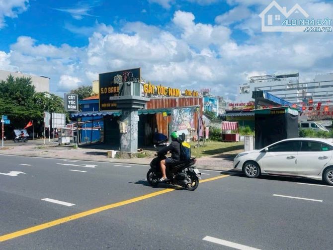 Bán đất mặt tiền đường Lê Văn Việt Quận 9 đường 30m ngang 5m, 10m vị trí tiềm năng - 1