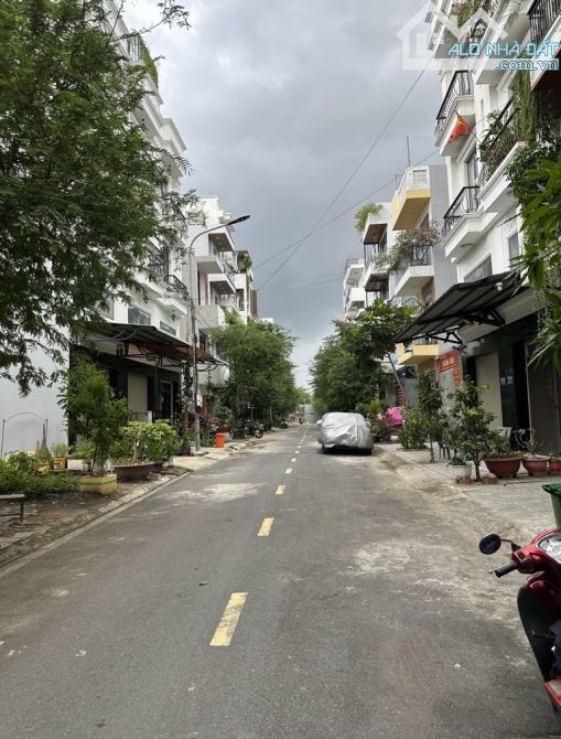 Bán nhà 4 tầng 5PN, đường Võ Thị Liễu, An Phú Đông, Quận 12, DT 4x14, Giá 7,9 tỷ - 1