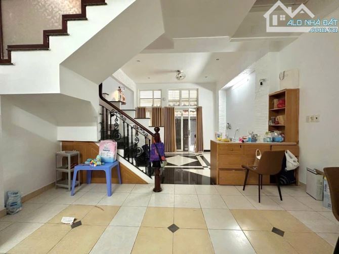 NGUYỄN THỊ THẬP, DT 86M2, CHỈ 7,5 TỶ. NHÀ 3 TẦNG, ÔTÔ ĐỖ CỬA, GẦN LOTTE, TẶNG NỘI THẤT - 1