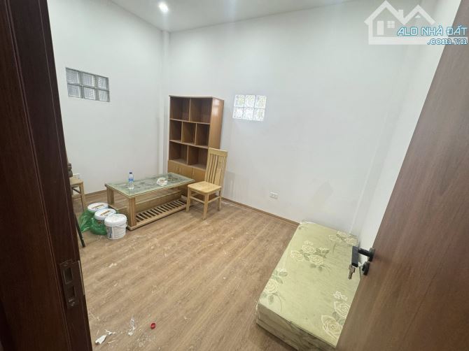 HOÀNG MAI, QUẬN HOÀNG MAI, 40M2,5 TẦNG, 30M RA ĐƯỜNG Ô TÔ TRÁNH, NHÀ ĐẸP Ở LUÔN, AN SINH Đ - 1