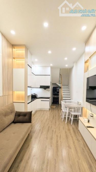 🏠 BÁN NHÀ NGUYỄN DUY DƯƠNG, P.4, Q.10 - NỘI THẤT CAO CẤP, DÒNG TIỀN TỐT - 6.X TỶ. - 1