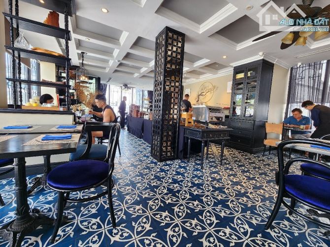 Bán khách sạn MP Nguyễn Trường Tộ 180m2 x16 tầng MT 7.5m, Giá 165 tỷ - doanh thu 35 tỷ/năm - 12