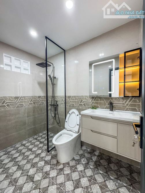 NHÀ 1 TRỆT 1 LẦU GÓC 2 MẶT TIỀN FULL NỘI THẤT HẺM 70 ĐƯỜNG TRẦN HƯNG ĐẠO - P. NINH KIỀU - - 18