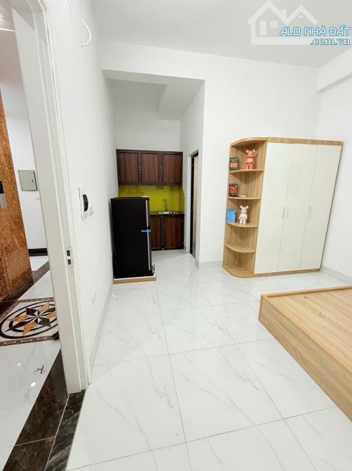 Cho Thuê CCMN 264 Định Công Hoàng Mai 30m2 Studio Cửa Sổ Ban Công Thang Máy Ngõ Ba Gác 20P - 20