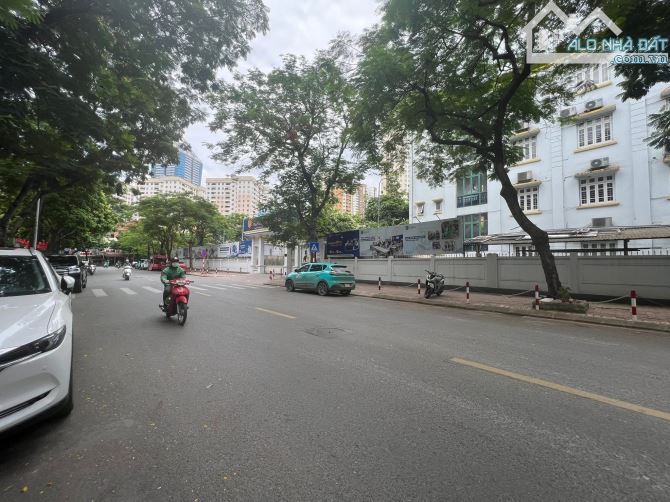 BÁN NHÀ MẶT PHỐ NGUYỄN THỊ ĐỊNH 90m2 - 5T - MT 8m - 85 TỶ - 2 MẶT TIỀN - KINH DOANH ĐỈNH - 2