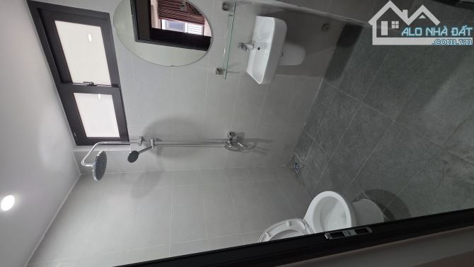 B.Á.N NHÀ  LAI XÁ, GARA , Ô TÔ TRÁNH, THOÁNG TRƯỚC SAU ,  THANG MÁY NHẬP  43M2, 10 TỶ 6 - 7