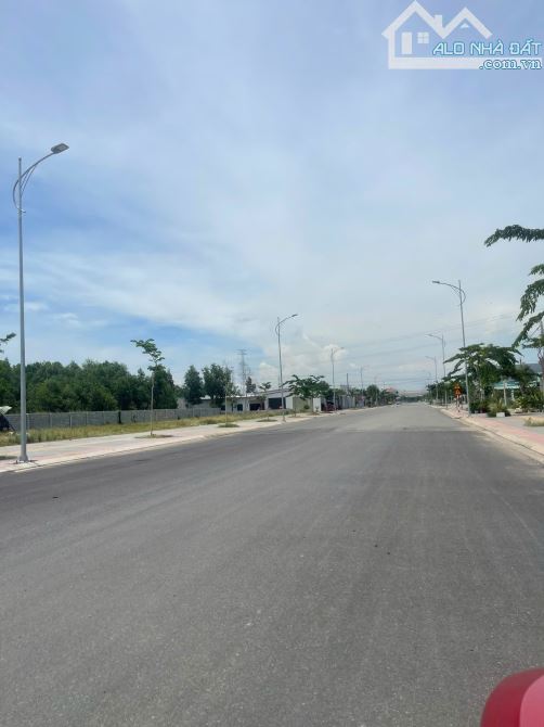 BÁN ĐẤT MẶT TIỀN ĐƯỜNG D10 - MỸ XUÂN - PHÚ MỸ. ĐƯỜNG RỘNG 30M - 3
