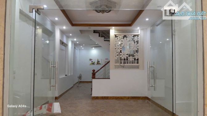 Cho thuê nhà nguyên căn ngõ 102 Định Công Thượng, 55m2 x 4 tầng, 4 ngủ, 3 wc,  14 triệu - 2