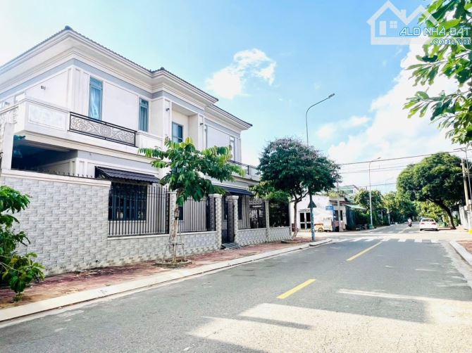 BÁN CĂN 🏘️ BIỆT THỰ MÁI NHẬT GÓC 2 MẶT TIỀN ĐƯỜNG NGUYỄN HỮU HUÂN - 2