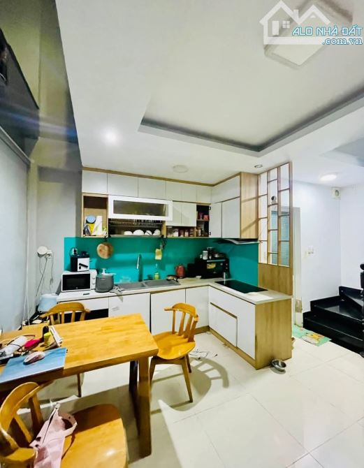 Bán nhà Kỳ Đồng, P.9, Q.3,  DT: 4.5 X 8m, Năm tầng, giá 6 tỷ 5. - 2