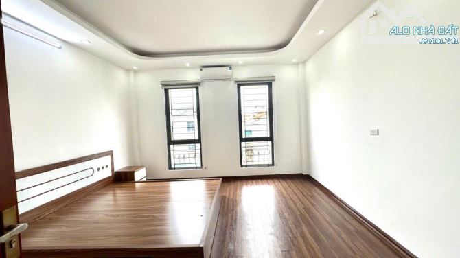 Nhà đẹp Bát Khối- Phân Lô- Ô tô đỗ cửa- 3 bưới ô tô tránh xây mới ti h 15 ngày bàn giao - 2