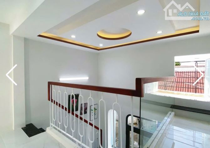 Nhà 2 tầng kiệt Hoàng Diệu . Nhà mới đẹp full nội thất . DT:43m . Giá : 3tỷ250 TL - 2
