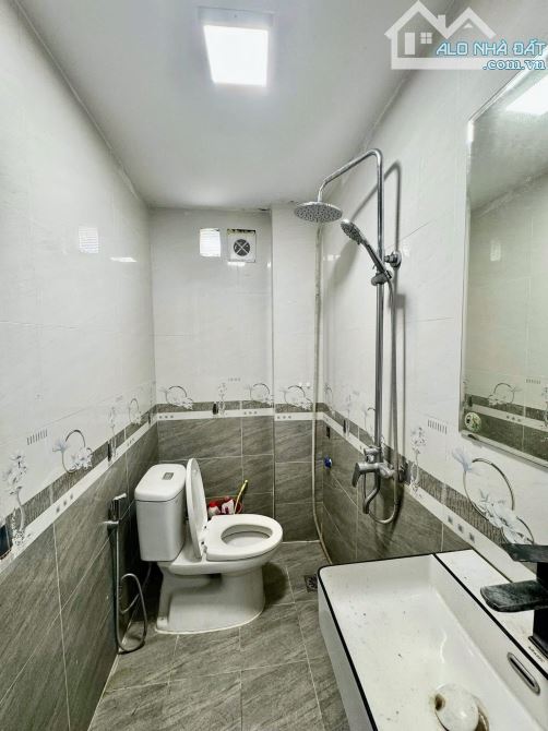 Đường Láng, 40m, 3ngủ, Lô góc, Ngõ ba gác, Nhà đẹp ở ngay, Sổ chính chủ giao dịch ngay - 2