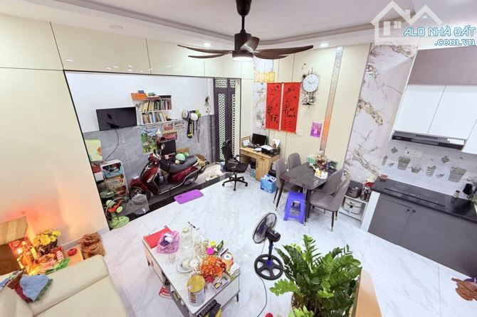 Bán nhà hẻm, Nguyễn Sỹ Sách, Tân Bình, 34 m² (5m x 7m), 2 phòng ngủ - Giá 4.5 tỷ TL - 2