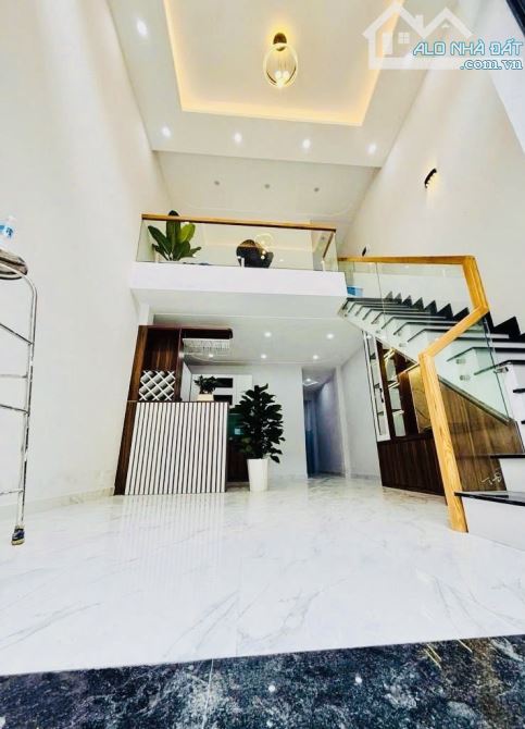 GIÁ.5,25 TỶ P. Tăng Nhơn Phú A, Quận 9. NHÀ 1 TRỆT 1 LỬNG – FULL NỘI THẤT - 2