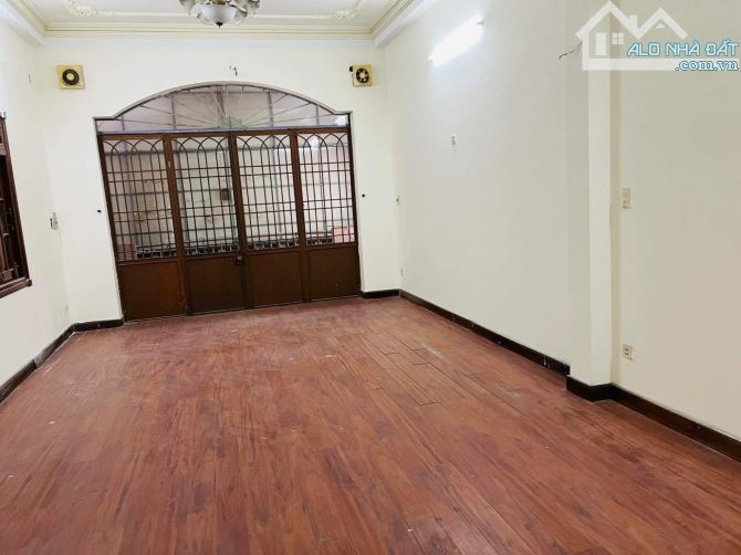 🆘🆘SỤP HẦM - CHỈ 24,3 TỶ🆘🆘 NGUYỄN VĂN LINH _ 4 Tầng - 106m2 - Sầm Uất, Giá Trị Tương La - 2