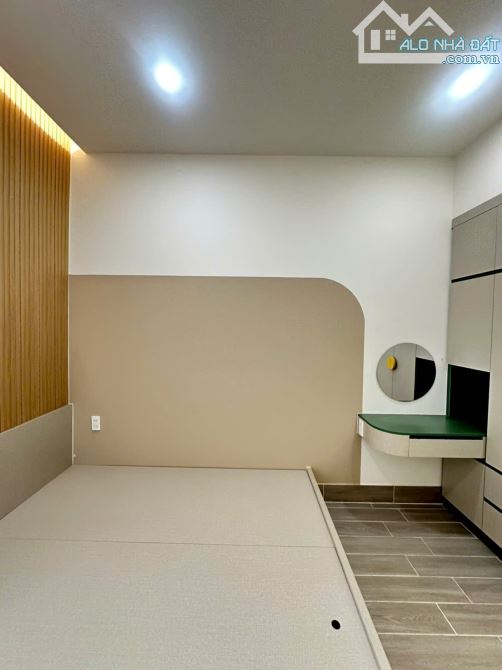 Bán nhà trệt lầu mới hẻm 105 Trần Quang Diệu - 2