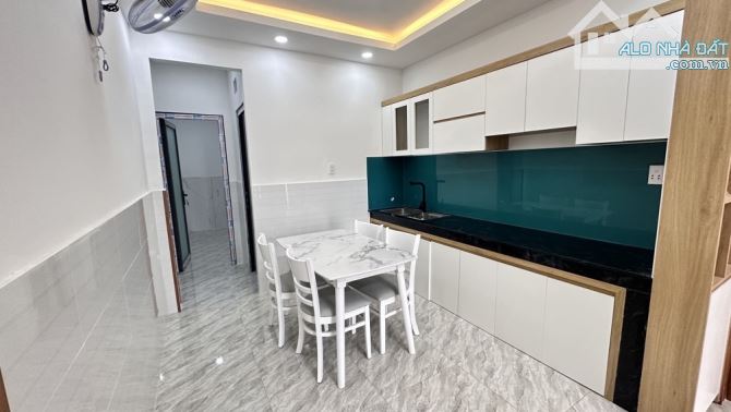 SỐC - Nhà đẹp giá tốt 2 tầng - DT 41m2 - Hẻm xe hơi Hiệp Thành 13, Q12, chỉ 3.88 tỷ - 2