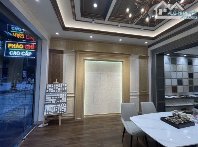 Trung tâm Tp - Mặt phố Bà Triệu (gần vincom) 80m2, 2 tầng, kinh doanh đỉnh - Giá hơn 9 tỷ - 2