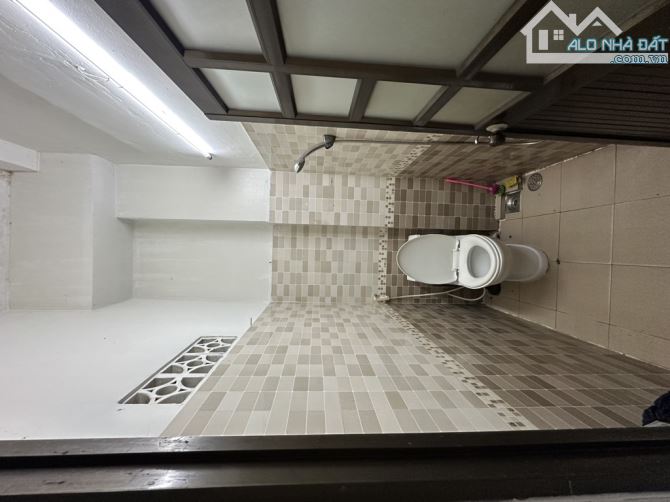 Bán nhà mặt tiền Nguyễn Văn Khối 3 tầng 4 phòng 46m2 phường 8 Quận Gò Vấp kinh doanh vip - 2